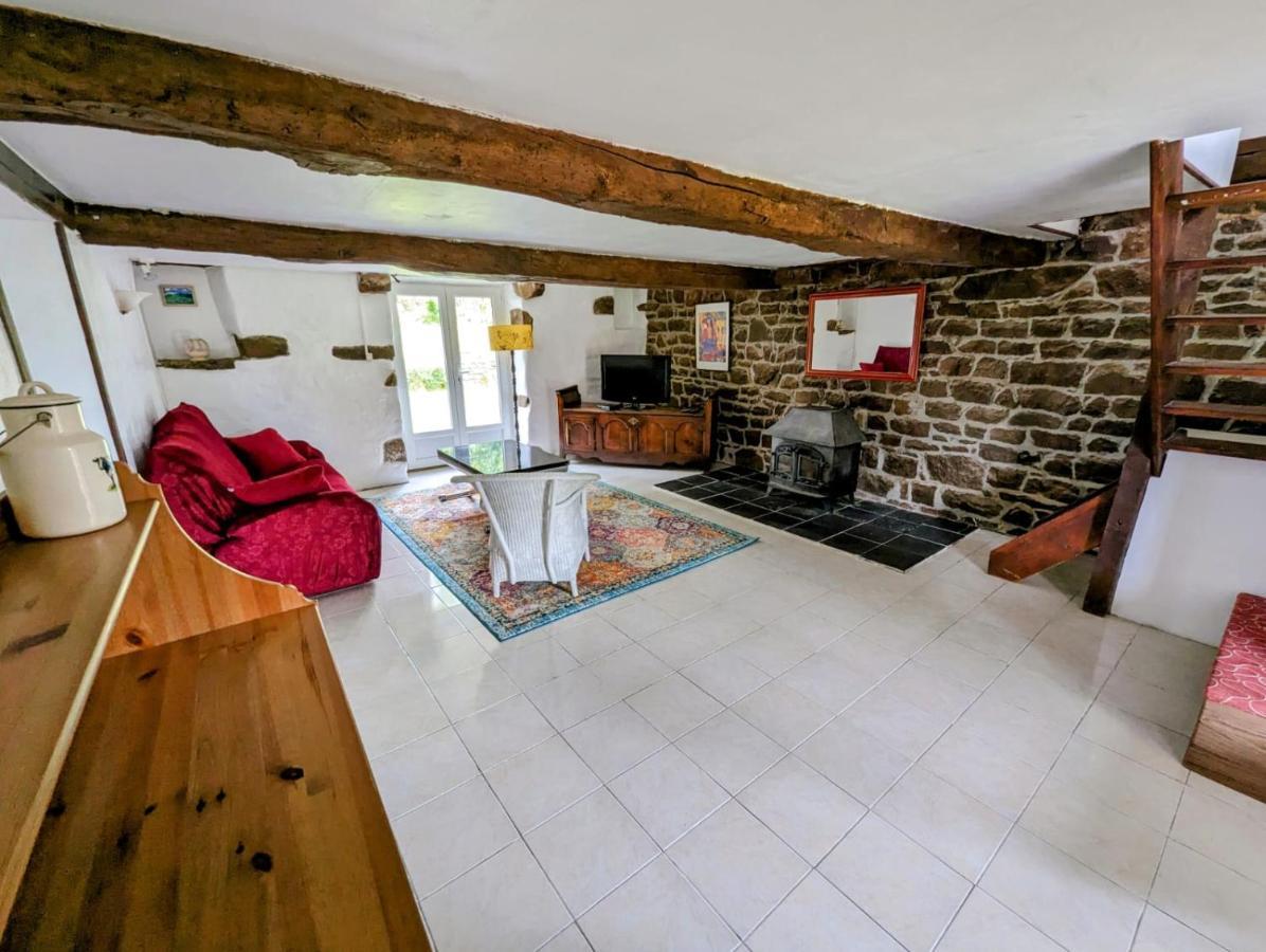 Les Gites De La Cabache Montaigu-les-Bois エクステリア 写真